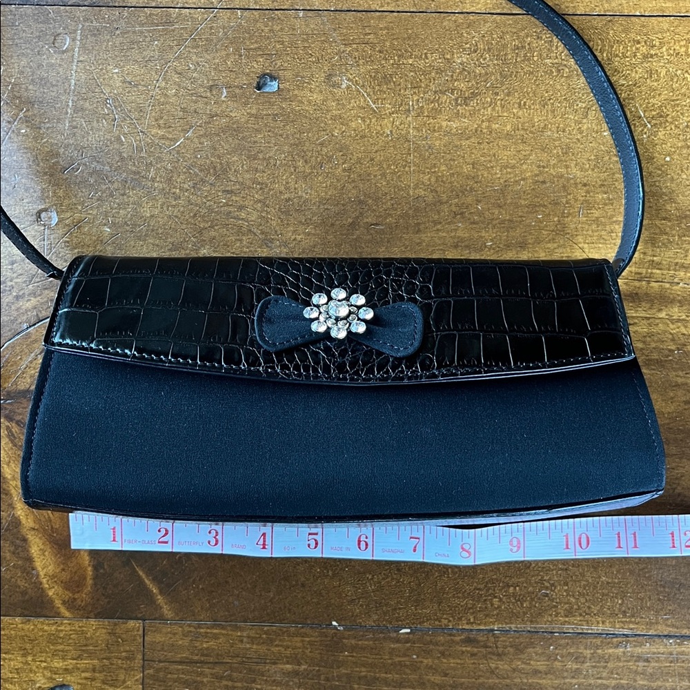 Brighton Vintage Black Clutch Purse with Detachable Shoulder Strap - Picture 14 of 15